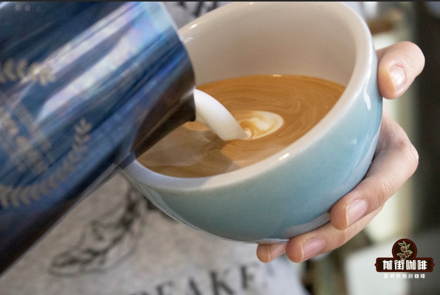 咖啡拉花图案总是不居中？从奶泡厚度、回杯手法到落点位置全面解析原因与改进方法